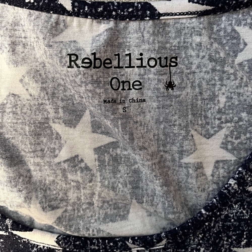 Rebellious Star Crop Tank Top Size Small - Picture 5 of 10